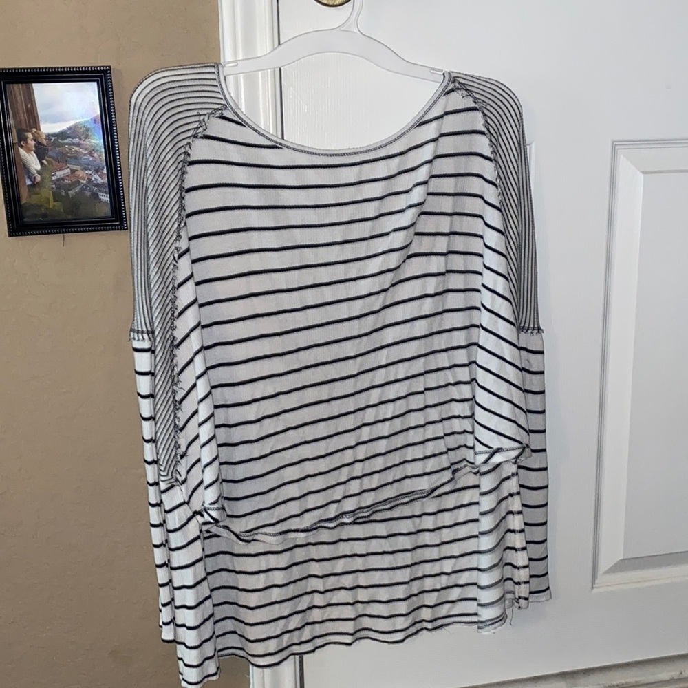 Flowy black and white long blouse/tees